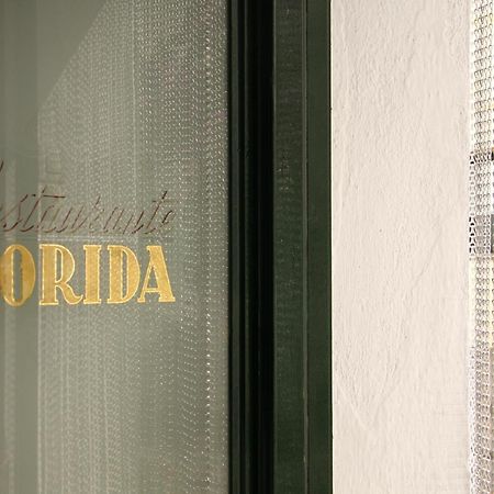 Hostal La Florida Llança Eksteriør billede